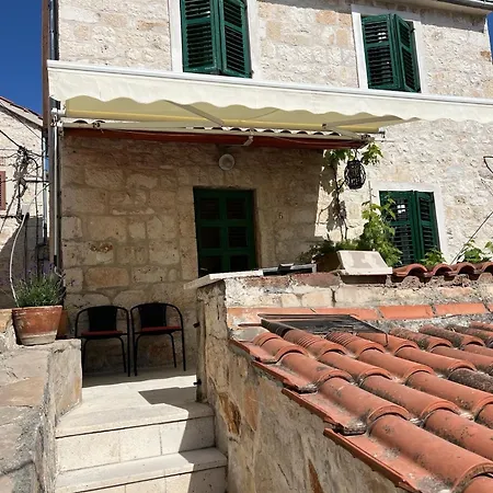 Dalmatera بيت للعطل *