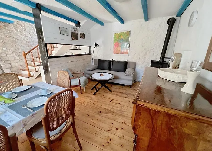 Dalmatera Rogoznica (Sibenik-Knin)